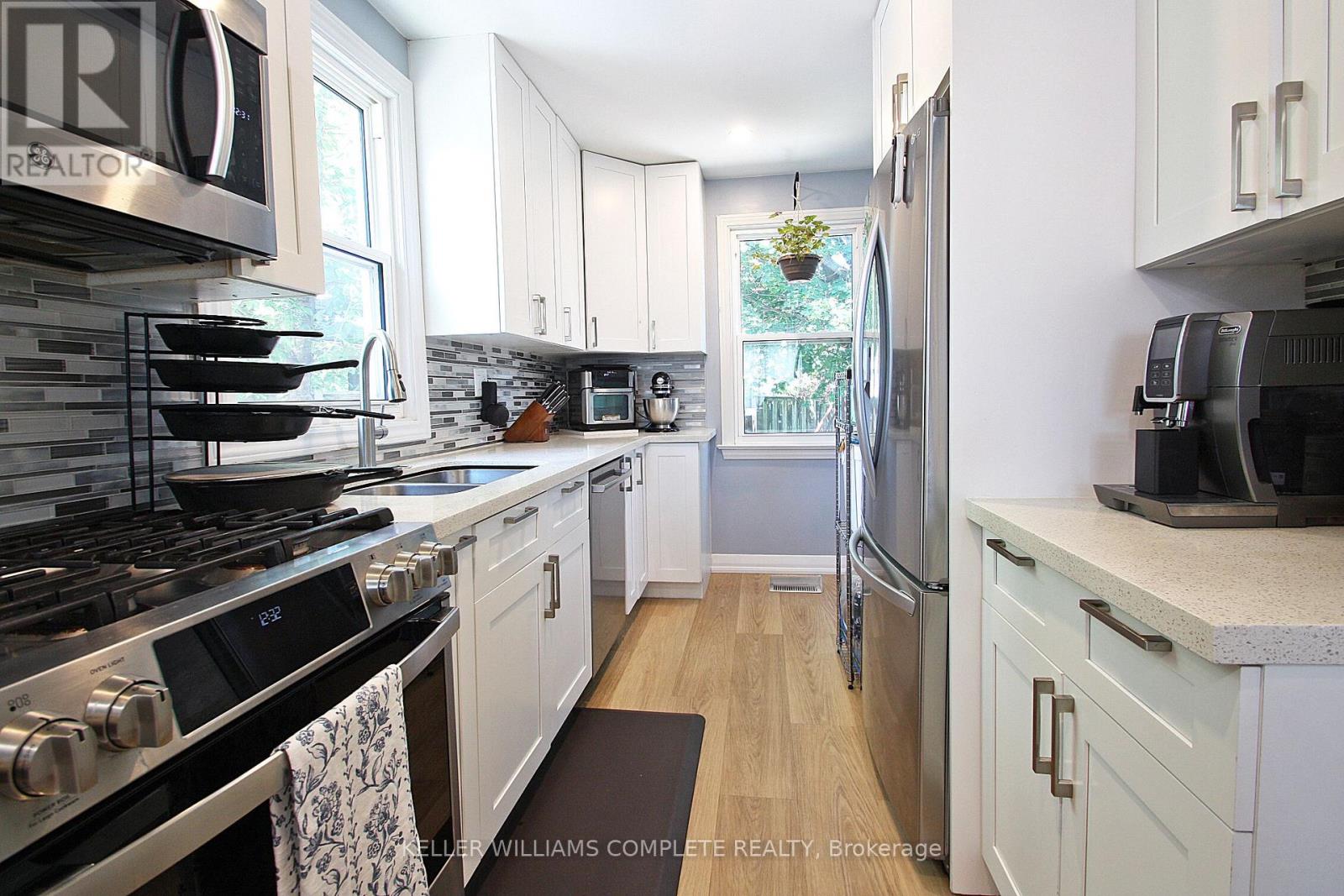 7 Lampton Place, Hamilton, Ontario  L8H 6J7 - Photo 10 - X13691628