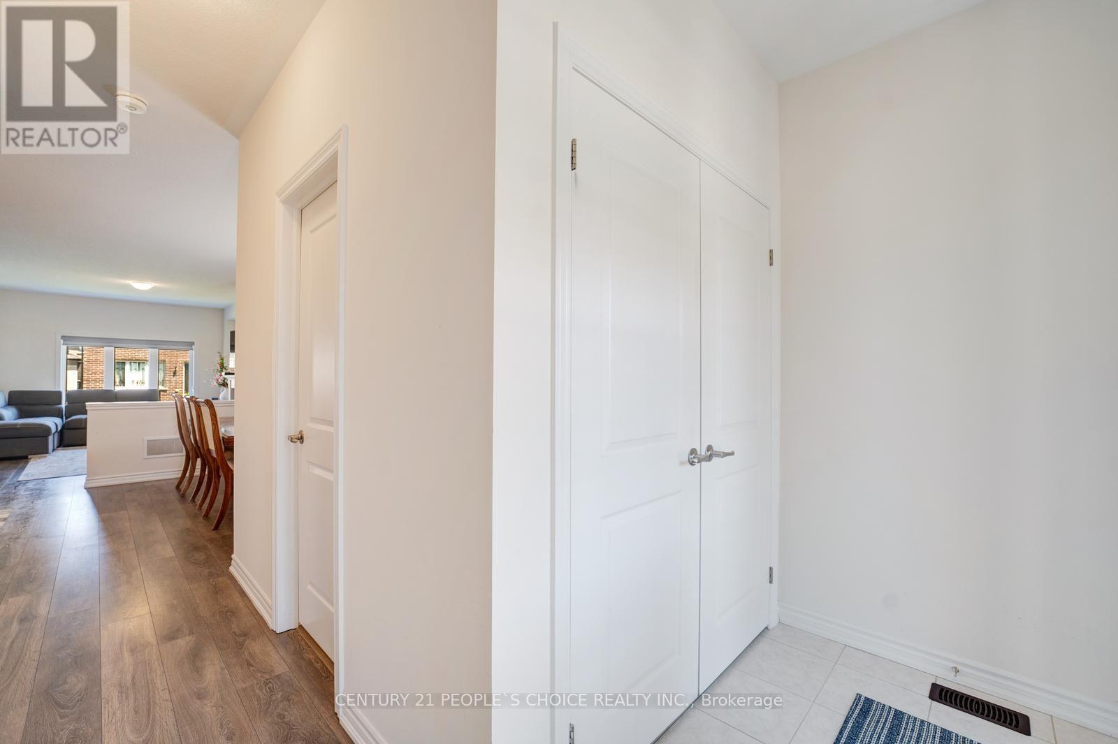 8 Ingalls Avenue, Brantford, Ontario  N3V 0B7 - Photo 4 - X13691710