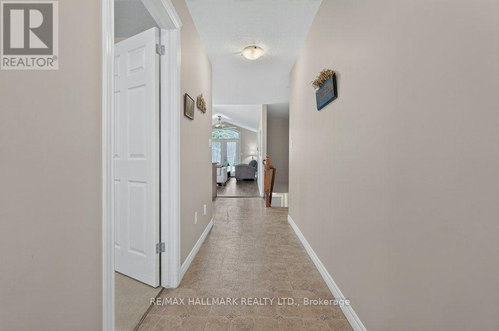 18 - 22 Jenny Crescent, West Lincoln, Ontario  L0R 2A0 - Photo 4 - X13691818