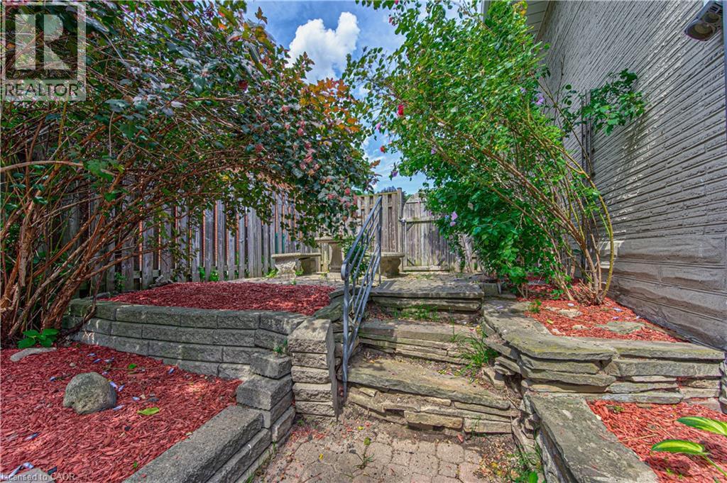 104 Springbank Crescent, Kitchener, Ontario  N2M 4P7 - Photo 39 - 40855692