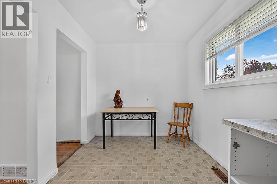 5371 Riverside Drive, Burlington, Ontario  L7L 3X9 - Photo 17 - 40856171