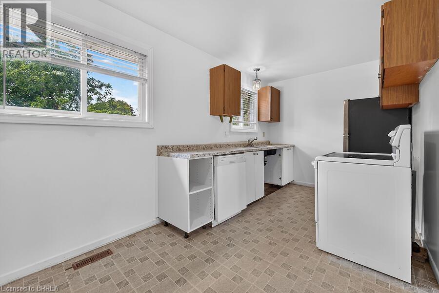 5371 Riverside Drive, Burlington, Ontario  L7L 3X9 - Photo 12 - 40856171