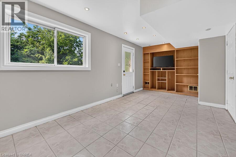 5371 Riverside Drive, Burlington, Ontario  L7L 3X9 - Photo 8 - 40856171