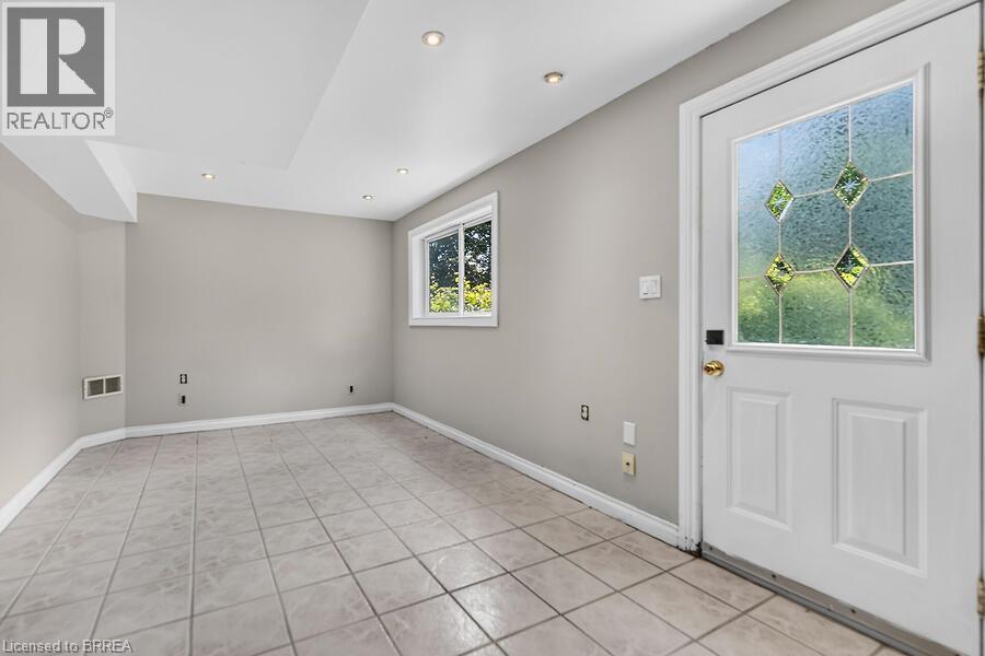 5371 Riverside Drive, Burlington, Ontario  L7L 3X9 - Photo 7 - 40856171