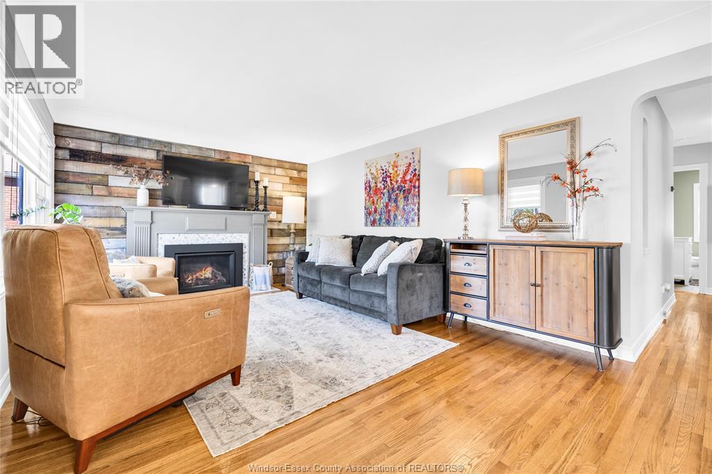 876 Belle Isle View Boulevard, Windsor, Ontario  N8S 3G3 - Photo 4 - 26020215