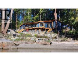 9219 HYDAWAY ROAD, Halfmoon Bay, British Columbia