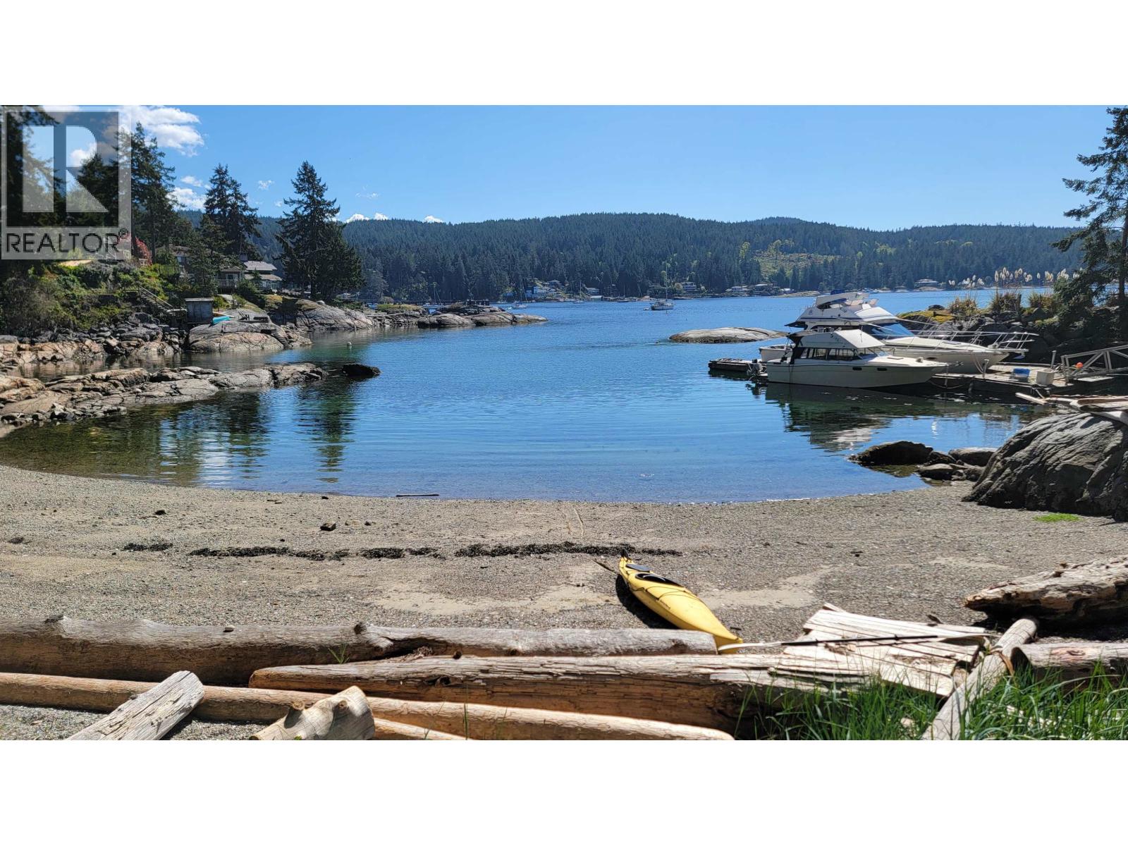 9219 Hydaway Road, Halfmoon Bay, British Columbia  V7Z 1B4 - Photo 17 - R3156138