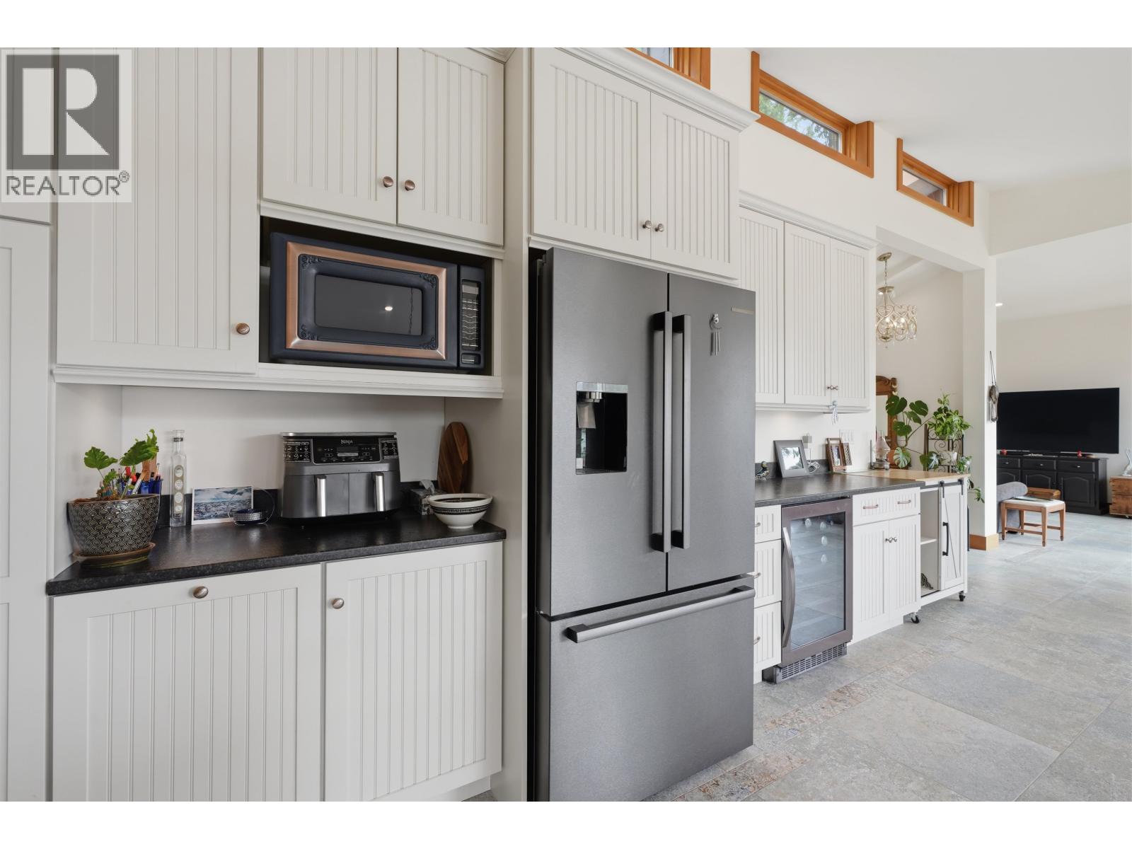 9219 Hydaway Road, Halfmoon Bay, British Columbia  V7Z 1B4 - Photo 15 - R3156138