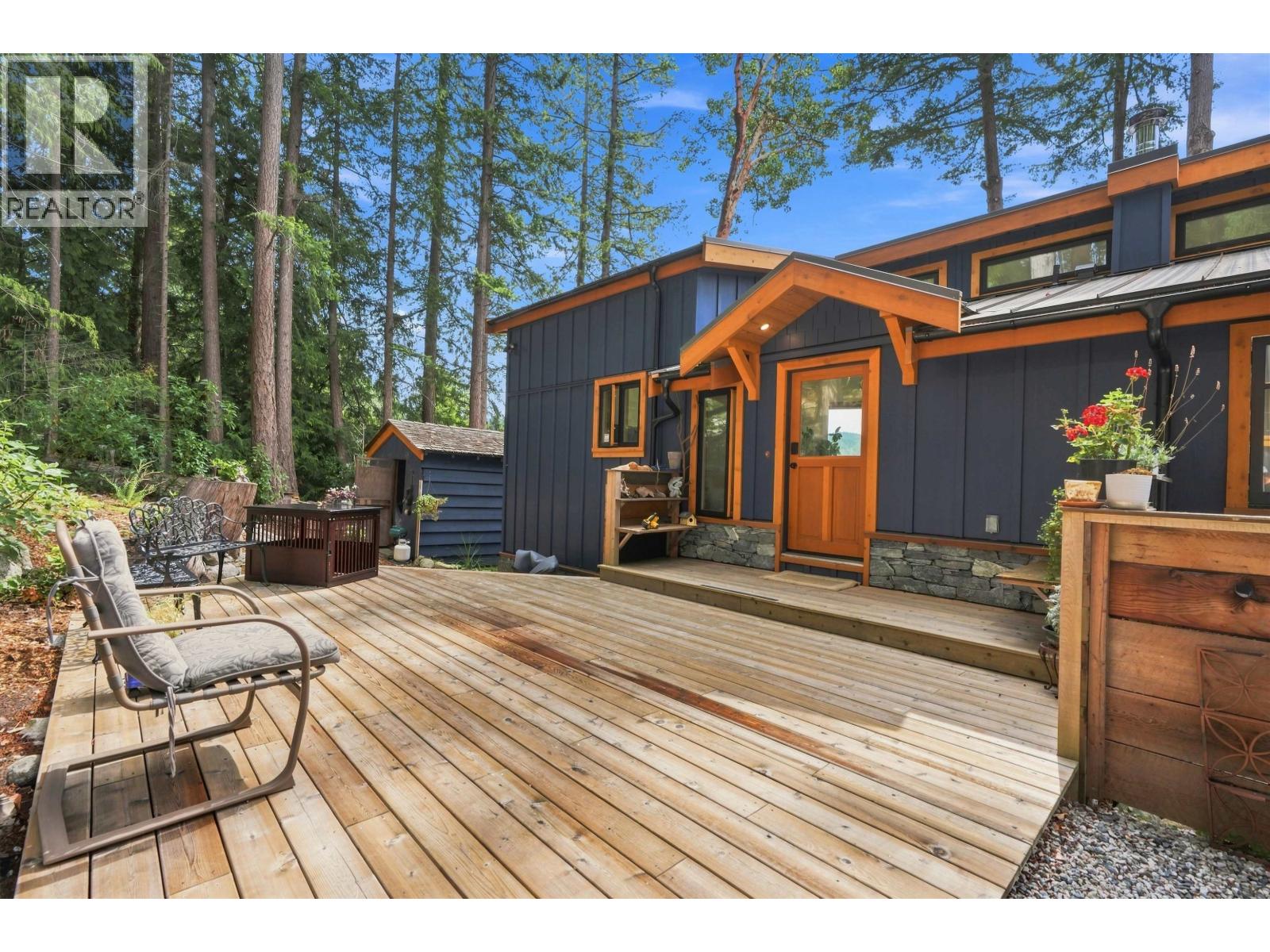 9219 Hydaway Road, Halfmoon Bay, British Columbia  V7Z 1B4 - Photo 9 - R3156138