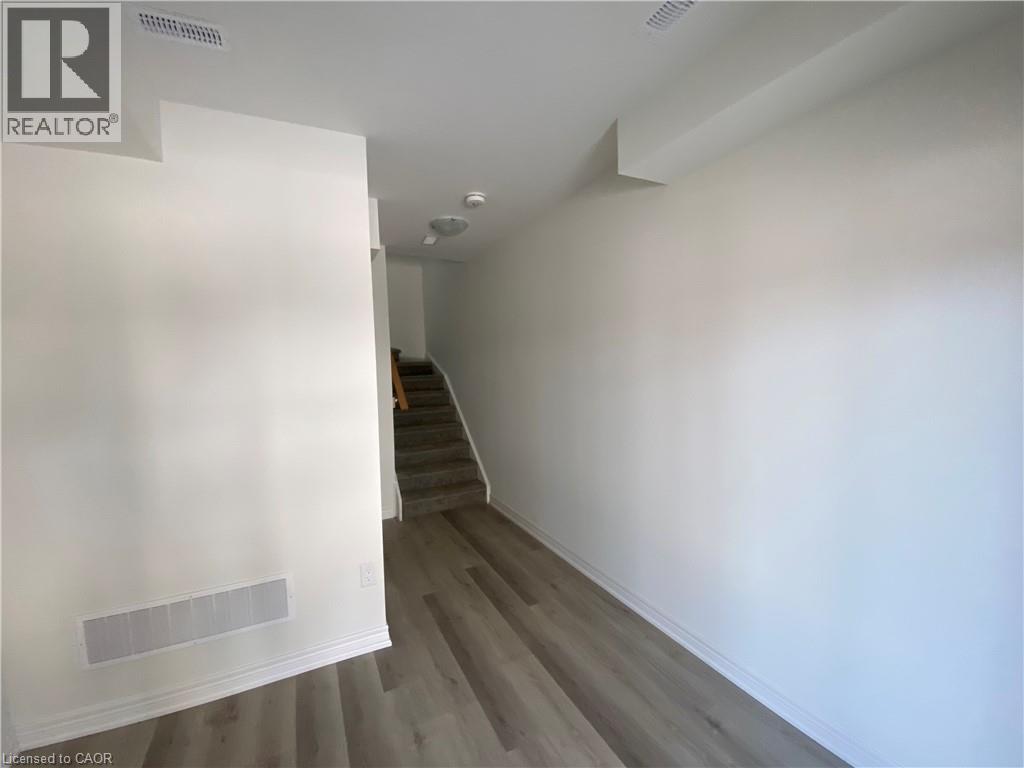 28 Dryden Lane, Hamilton, Ontario  L8H 1L9 - Photo 16 - 40856944