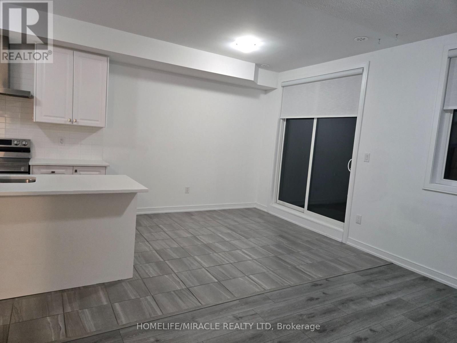 52 Blue Forest Crescent, Barrie, Ontario  L9J 0N3 - Photo 4 - S13684832
