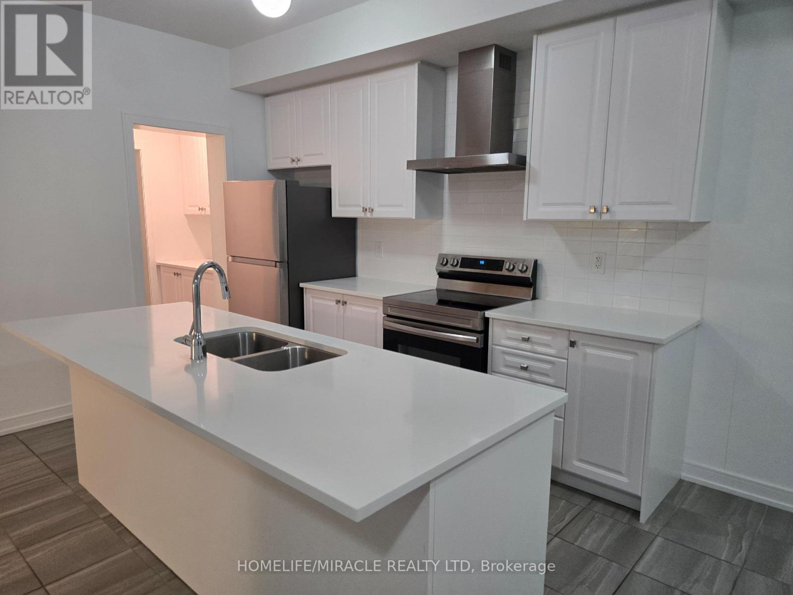 52 Blue Forest Crescent, Barrie, Ontario  L9J 0N3 - Photo 6 - S13684832