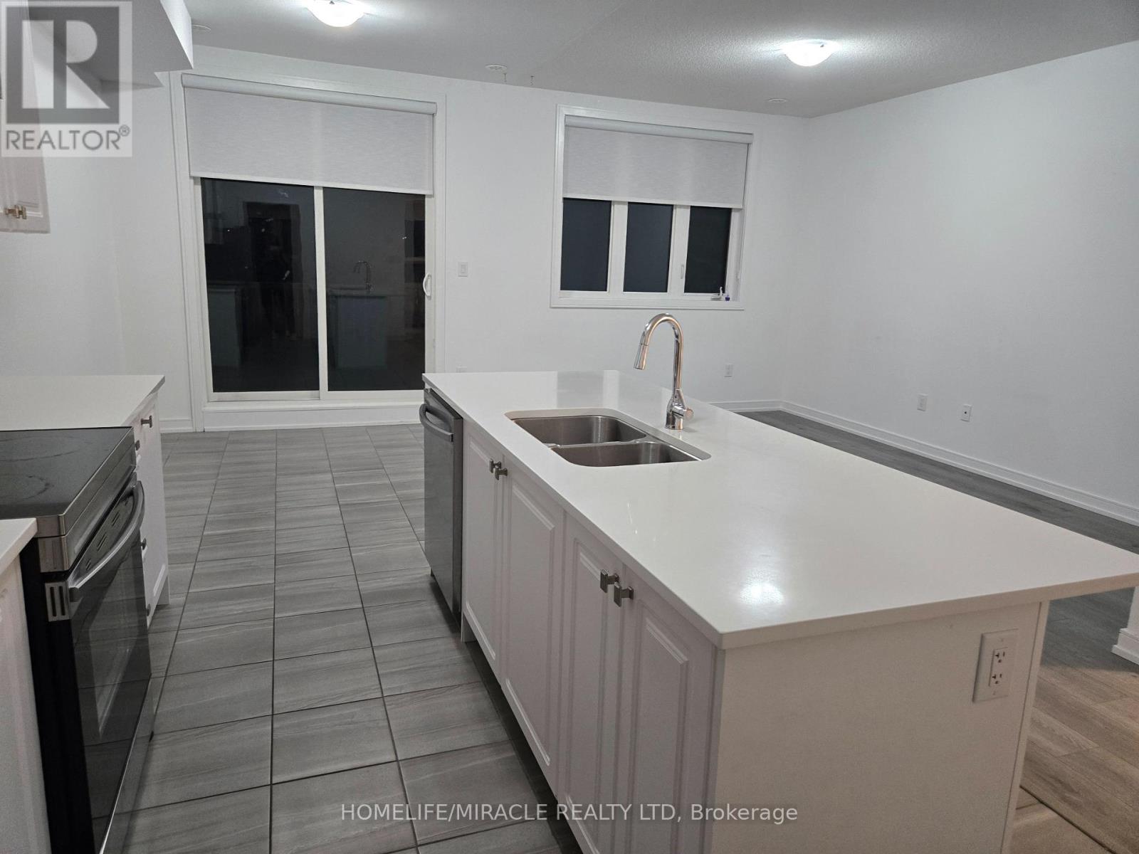 52 Blue Forest Crescent, Barrie, Ontario  L9J 0N3 - Photo 8 - S13684832