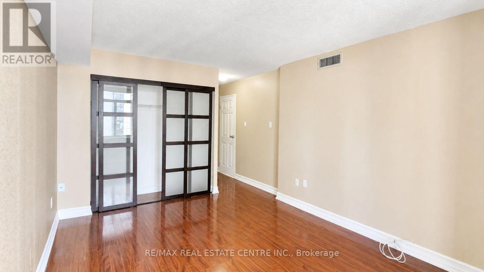 1515 - 300 Webb Drive, Mississauga, Ontario  L5B 3W3 - Photo 19 - W13660046