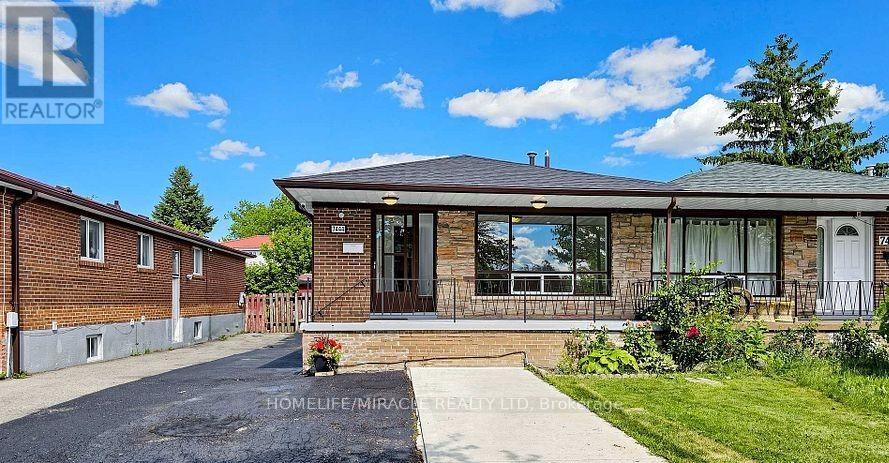 7444 Homeside Gardens, Mississauga, Ontario  L4T 2A7 - Photo 2 - W13680114