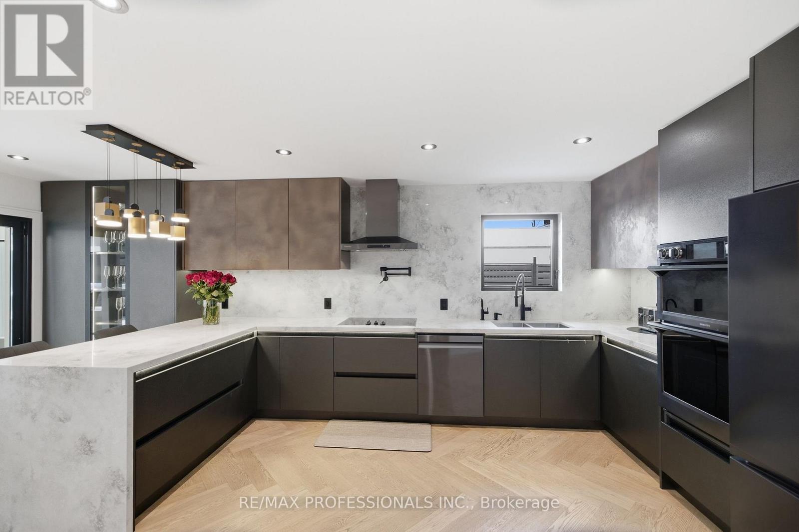3328 Riverspray Crescent, Mississauga, Ontario  L4Y 3M4 - Photo 8 - W13691660