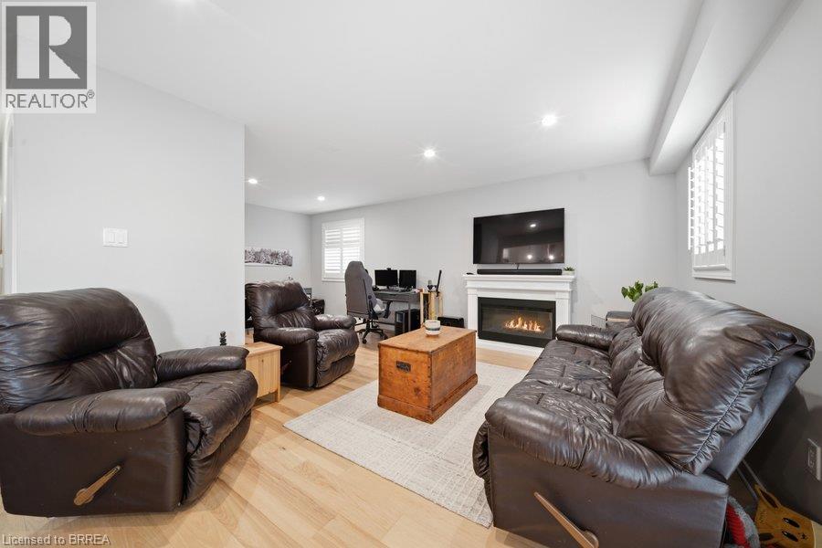 28 Lake Street, Grimsby, Ontario  L3M 2G7 - Photo 19 - 40856740