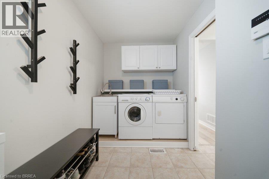 28 Lake Street, Grimsby, Ontario  L3M 2G7 - Photo 22 - 40856740