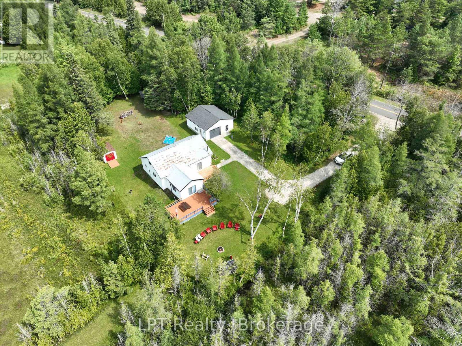 621 Huron Road, South Bruce Peninsula, Ontario  N0H 2T0 - Photo 2 - X13210826