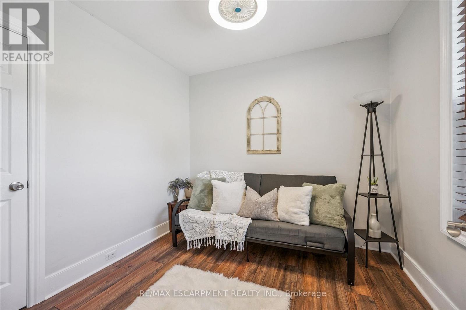 8 Cross Street, Brant, Ontario  N3L 1Z7 - Photo 9 - X13456764