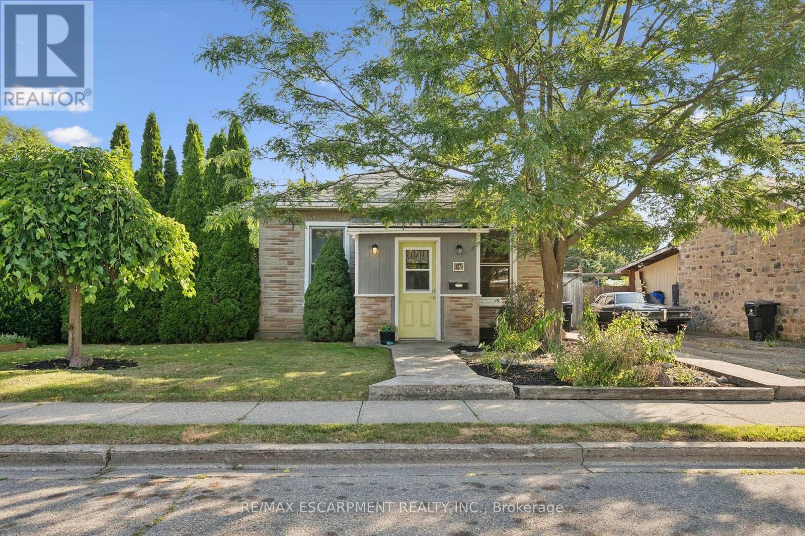 11 Brook Street, Cambridge, Ontario  N1R 4B9 - Photo 2 - X13599140