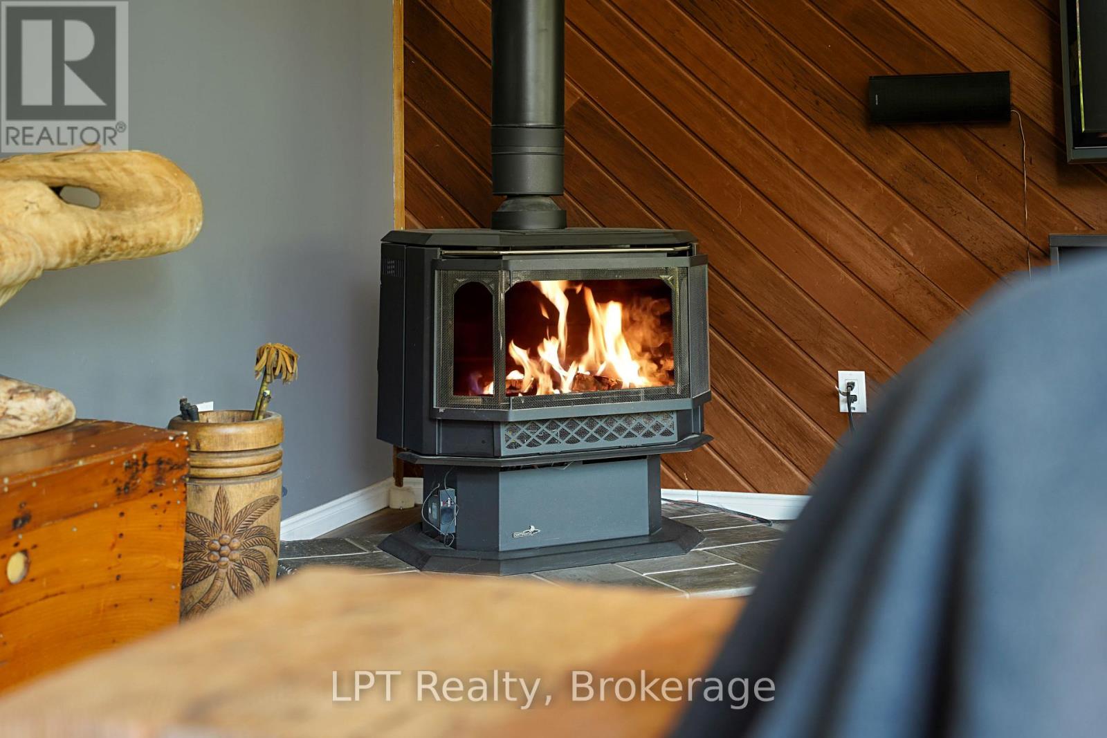 3 Cardinal Avenue, South Bruce Peninsula, Ontario  N0H 2T0 - Photo 18 - X13571266