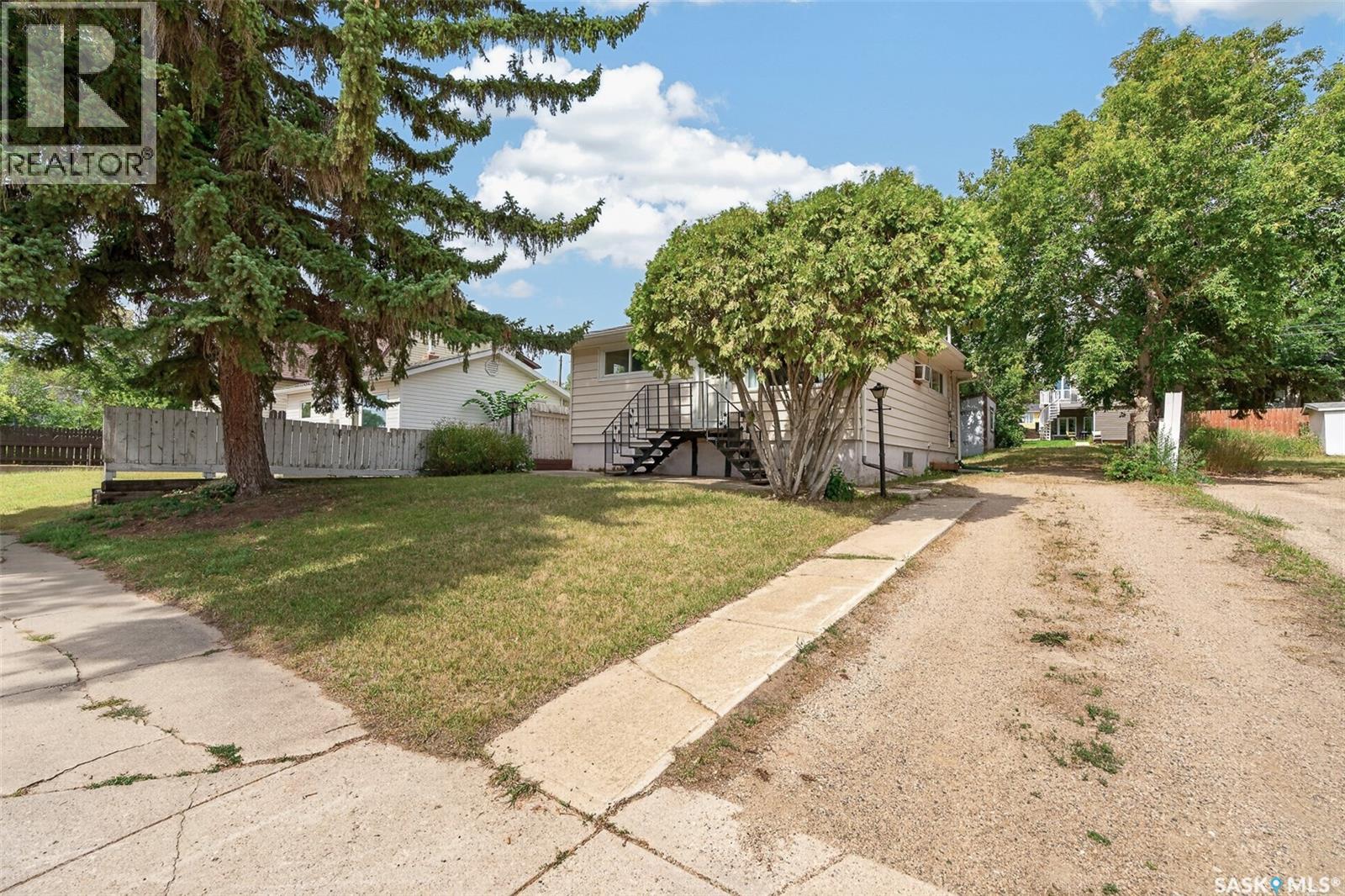 1054 Stadacona Street W, Moose Jaw, Saskatchewan  S6H 2B2 - Photo 42 - SK045965