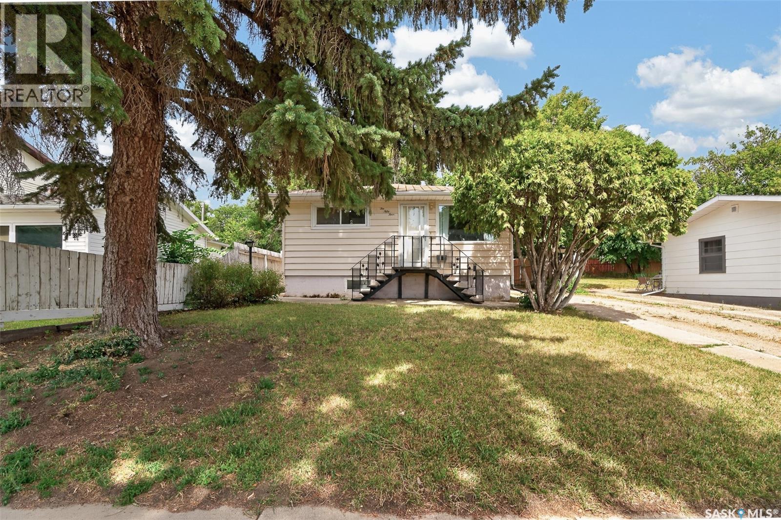 1054 Stadacona Street W, Moose Jaw, Saskatchewan  S6H 2B2 - Photo 43 - SK045965