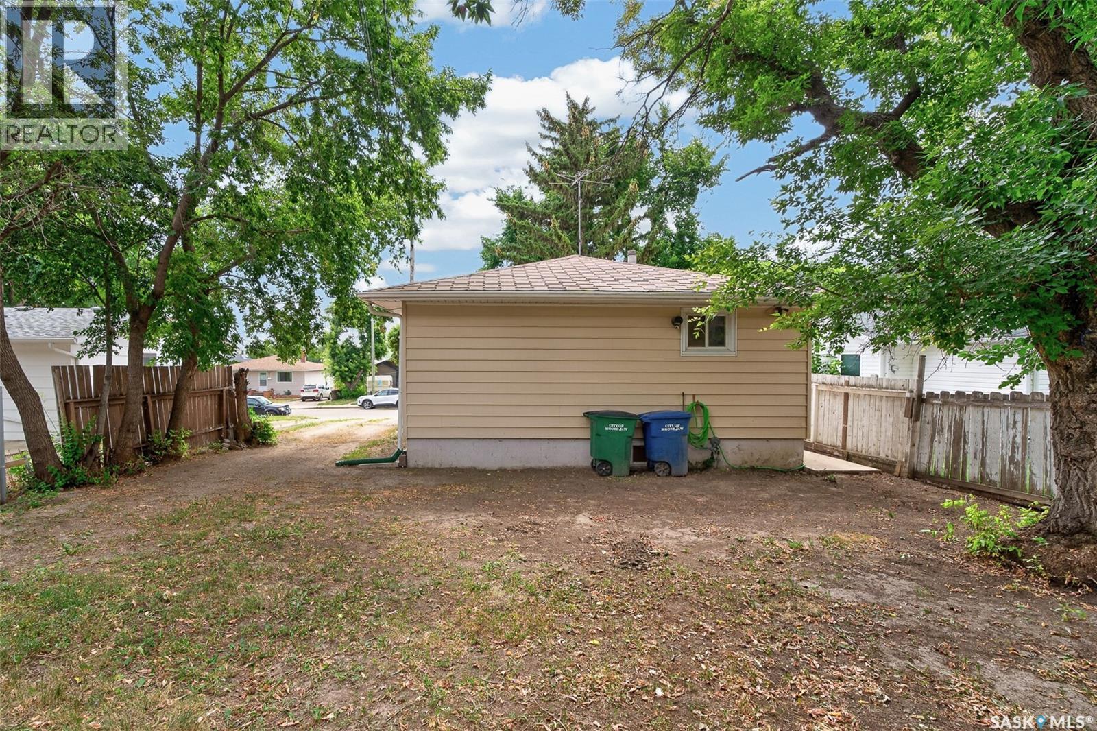 1054 Stadacona Street W, Moose Jaw, Saskatchewan  S6H 2B2 - Photo 48 - SK045965