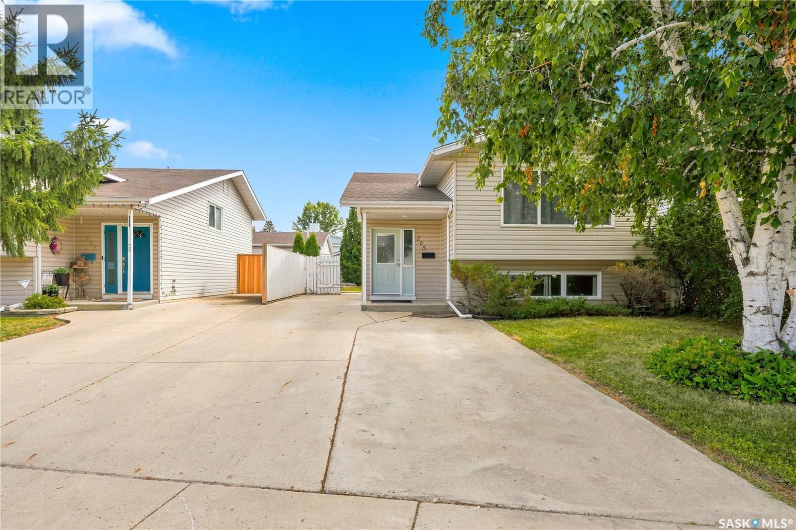 205 Imperial Street, Saskatoon, Saskatchewan  S7H 1Z9 - Photo 2 - SK045955