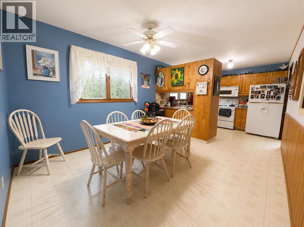 33 Country Lane, Rural Clearwater County, Alberta  T4T 2A3 - Photo 11 - A2337540