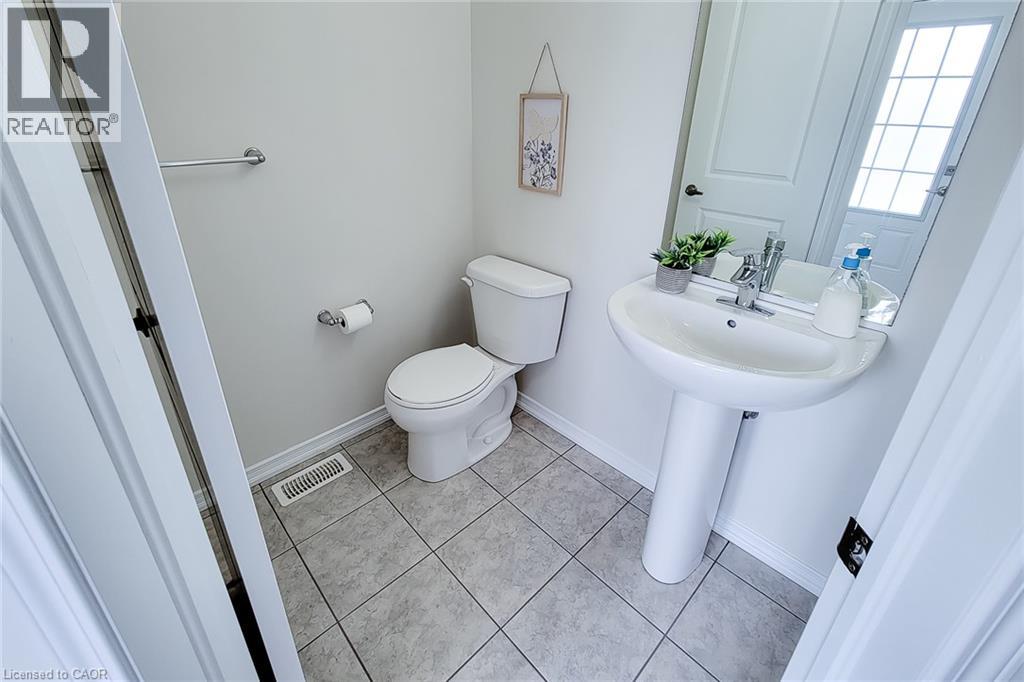11 Esther Crescent, Thorold, Ontario  L3B 0E9 - Photo 24 - 40856788