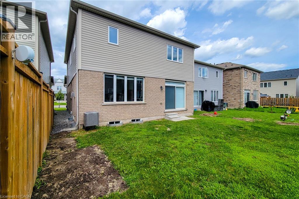 11 Esther Crescent, Thorold, Ontario  L3B 0E9 - Photo 6 - 40856788