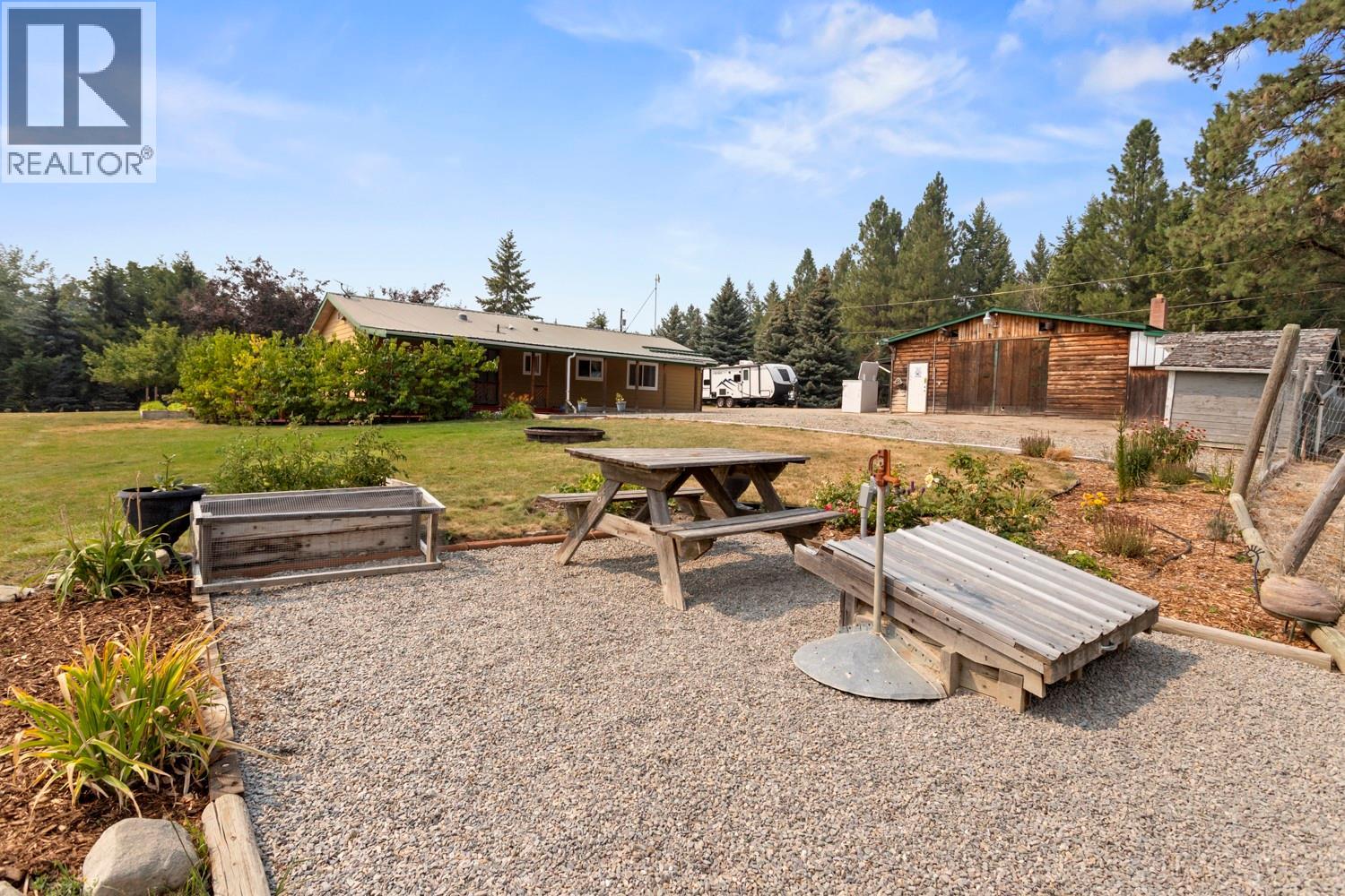 1889 7th Street, Lister, British Columbia  V0B 1G2 - Photo 4 - 10397389