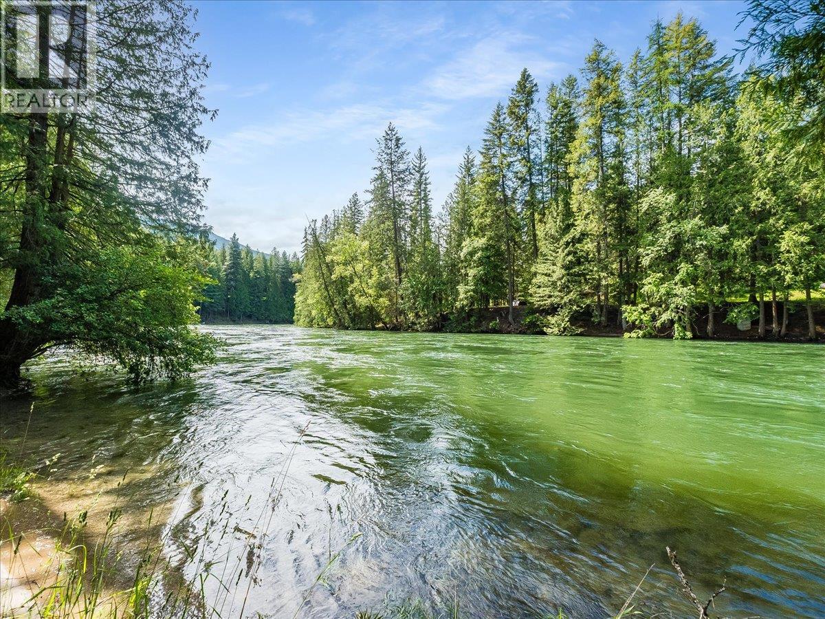 2621 3a Highway, Castlegar, British Columbia  V1N 4P5 - Photo 8 - 10398006