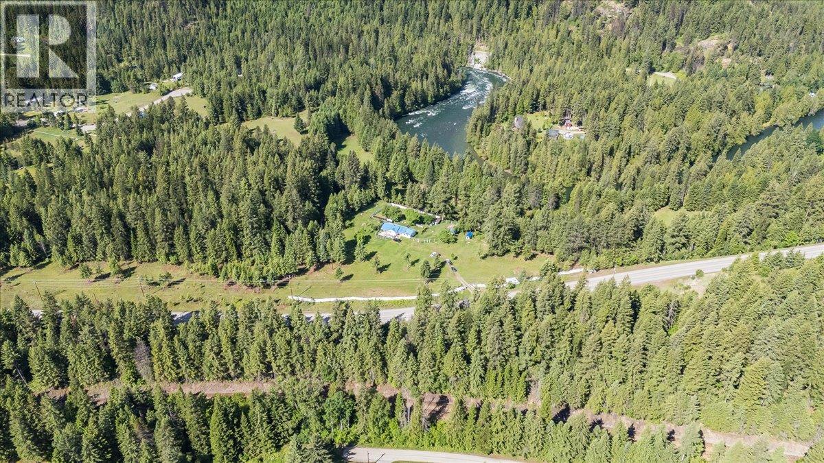 2621 3A Highway, Castlegar, British Columbia