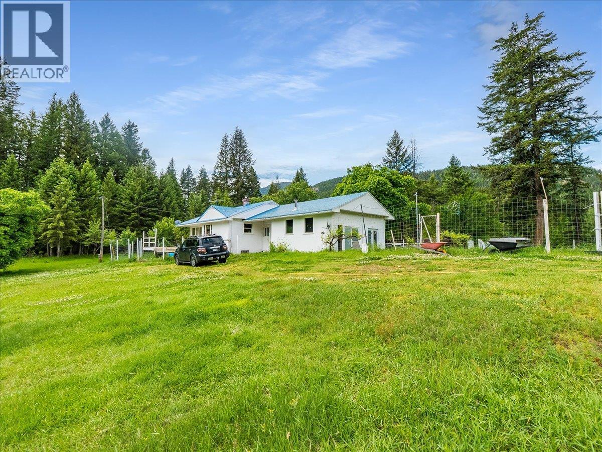 2621 3a Highway, Castlegar, British Columbia  V1N 4P5 - Photo 35 - 10398006