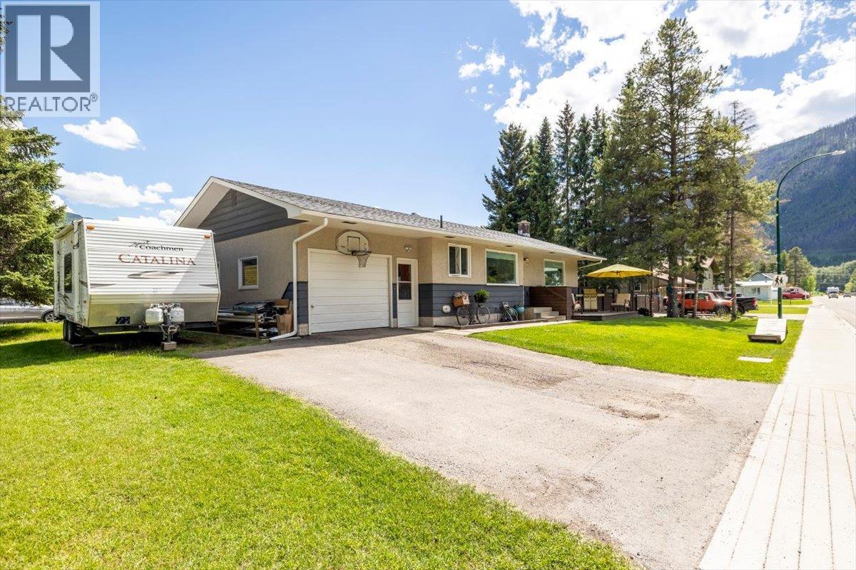 316 Alpine Place, Sparwood, British Columbia  V0B 2G0 - Photo 50 - 10392263