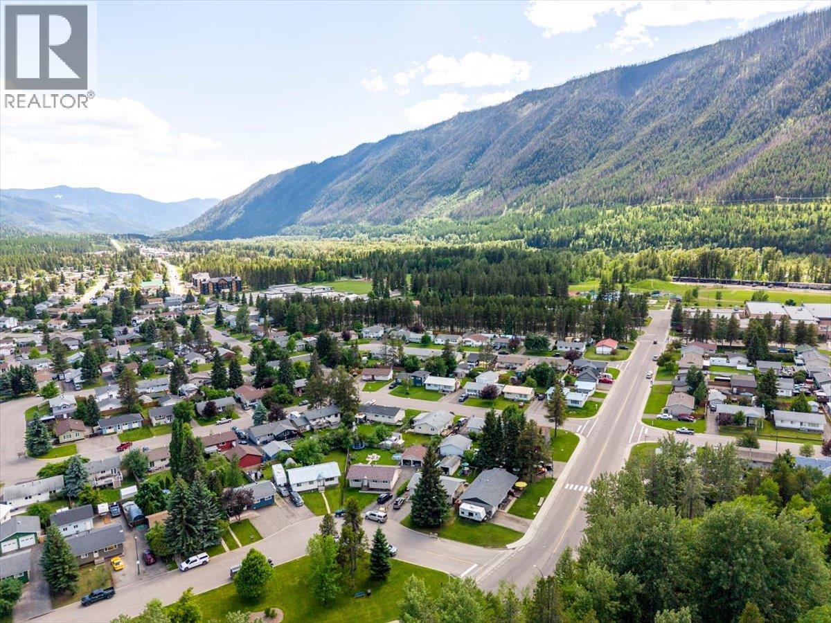 316 Alpine Place, Sparwood, British Columbia  V0B 2G0 - Photo 56 - 10392263