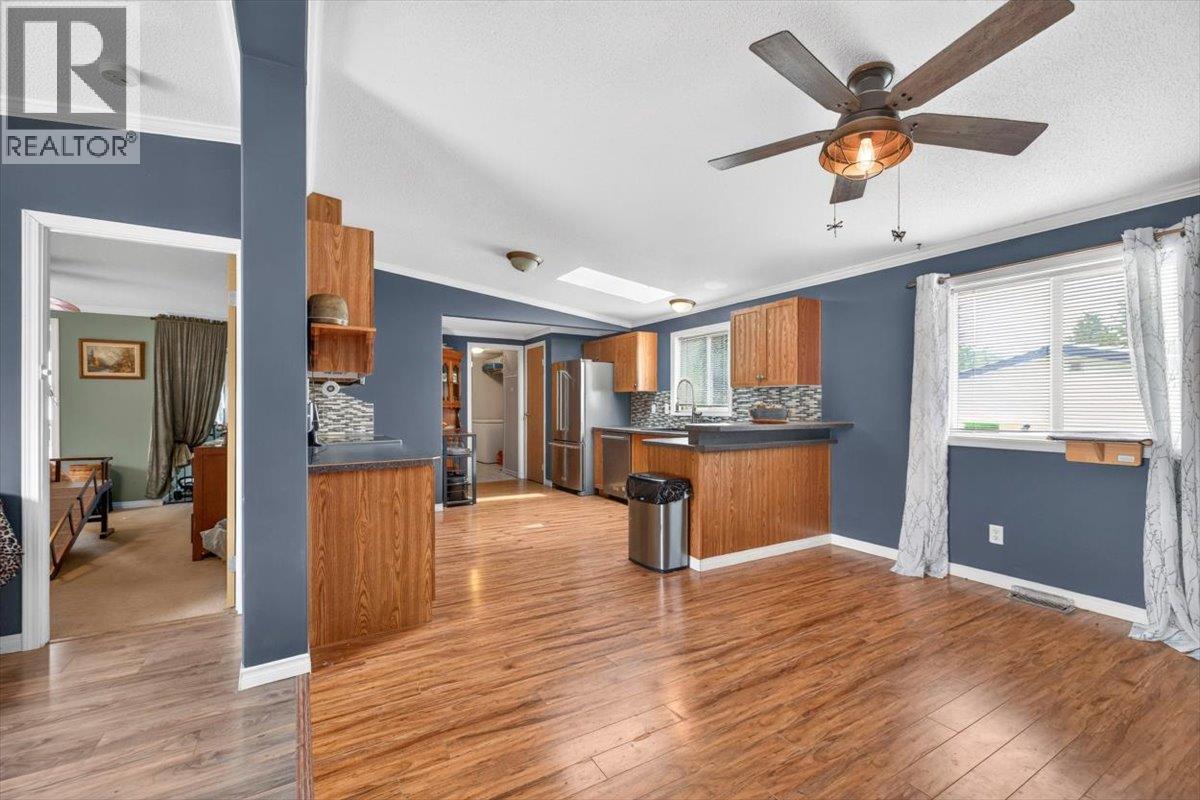33 Dawson Crescent, Elkford, British Columbia  V0B 1H0 - Photo 24 - 10393668