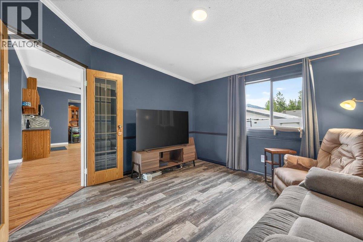 33 Dawson Crescent, Elkford, British Columbia  V0B 1H0 - Photo 10 - 10393668