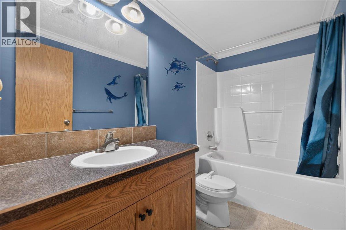 33 Dawson Crescent, Elkford, British Columbia  V0B 1H0 - Photo 34 - 10393668