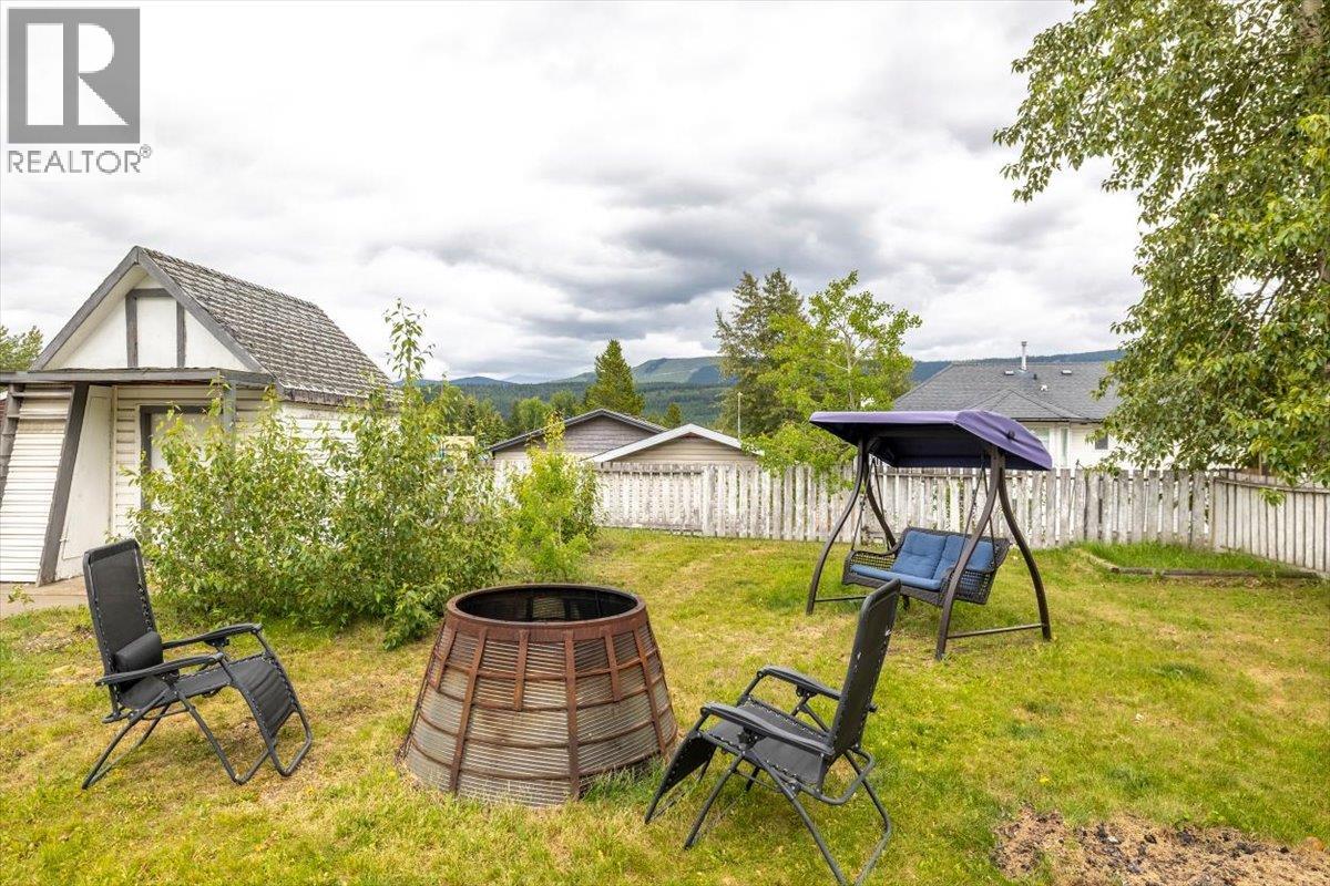 33 Dawson Crescent, Elkford, British Columbia  V0B 1H0 - Photo 51 - 10393668