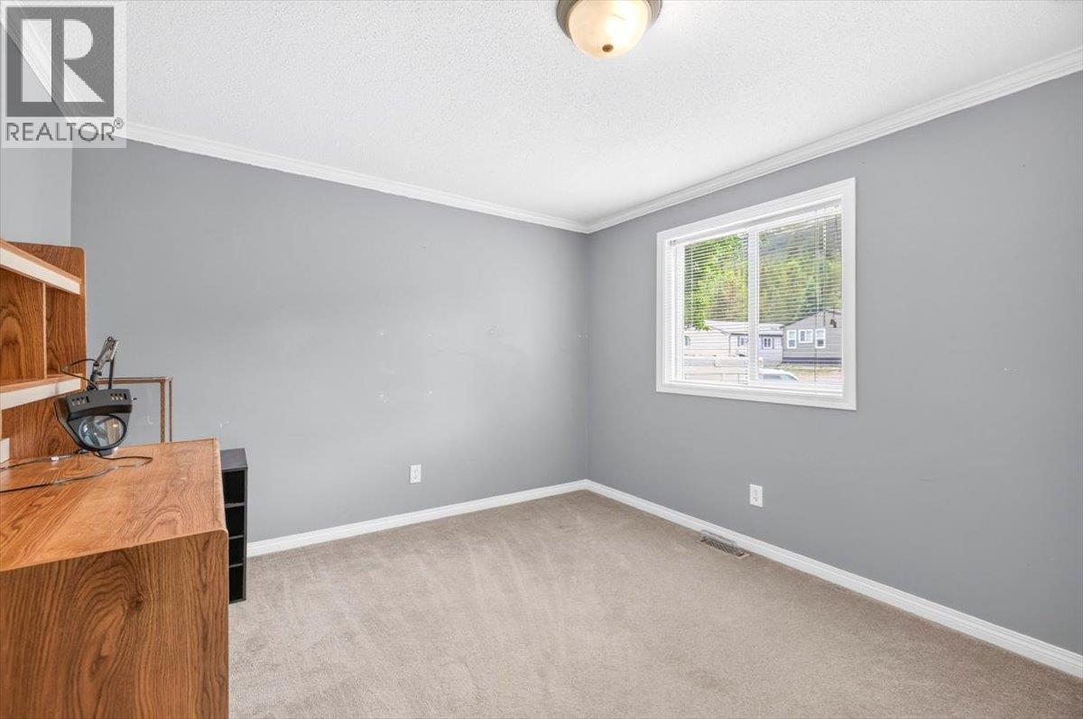 33 Dawson Crescent, Elkford, British Columbia  V0B 1H0 - Photo 38 - 10393668