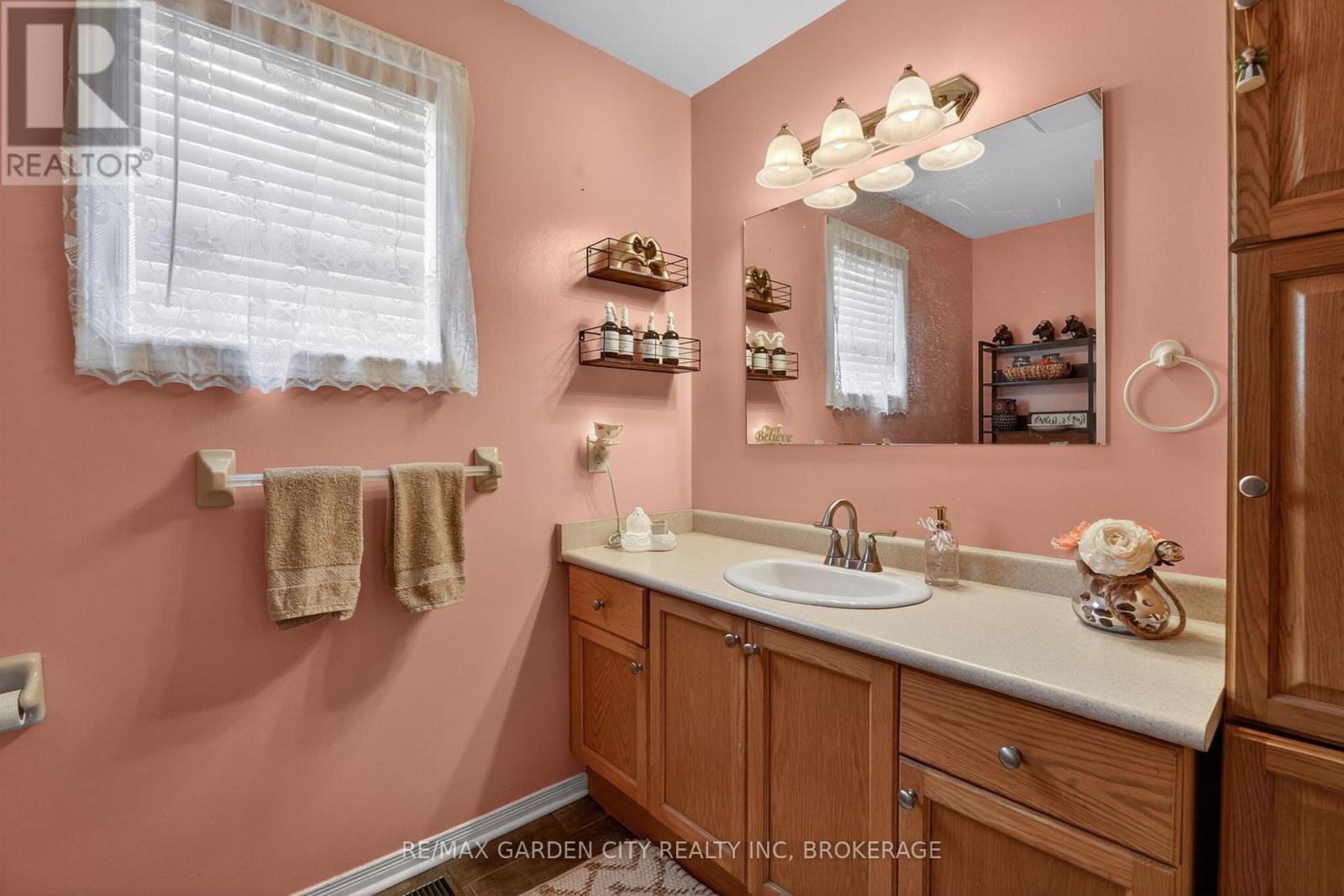 11 Rochelle Crescent, Fort Erie, Ontario  L0S 1N0 - Photo 25 - X13691898