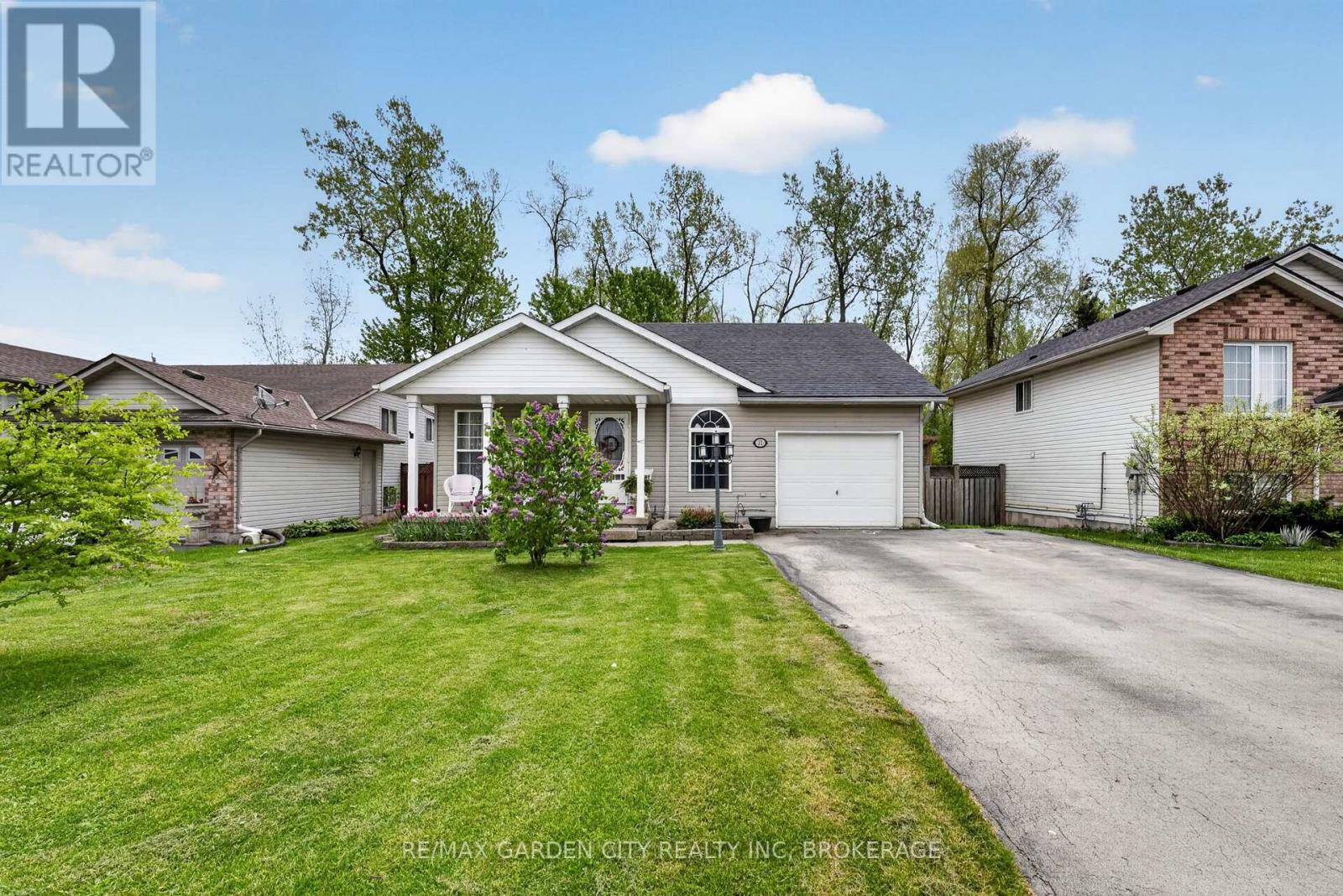 11 Rochelle Crescent, Fort Erie, Ontario  L0S 1N0 - Photo 3 - X13691898
