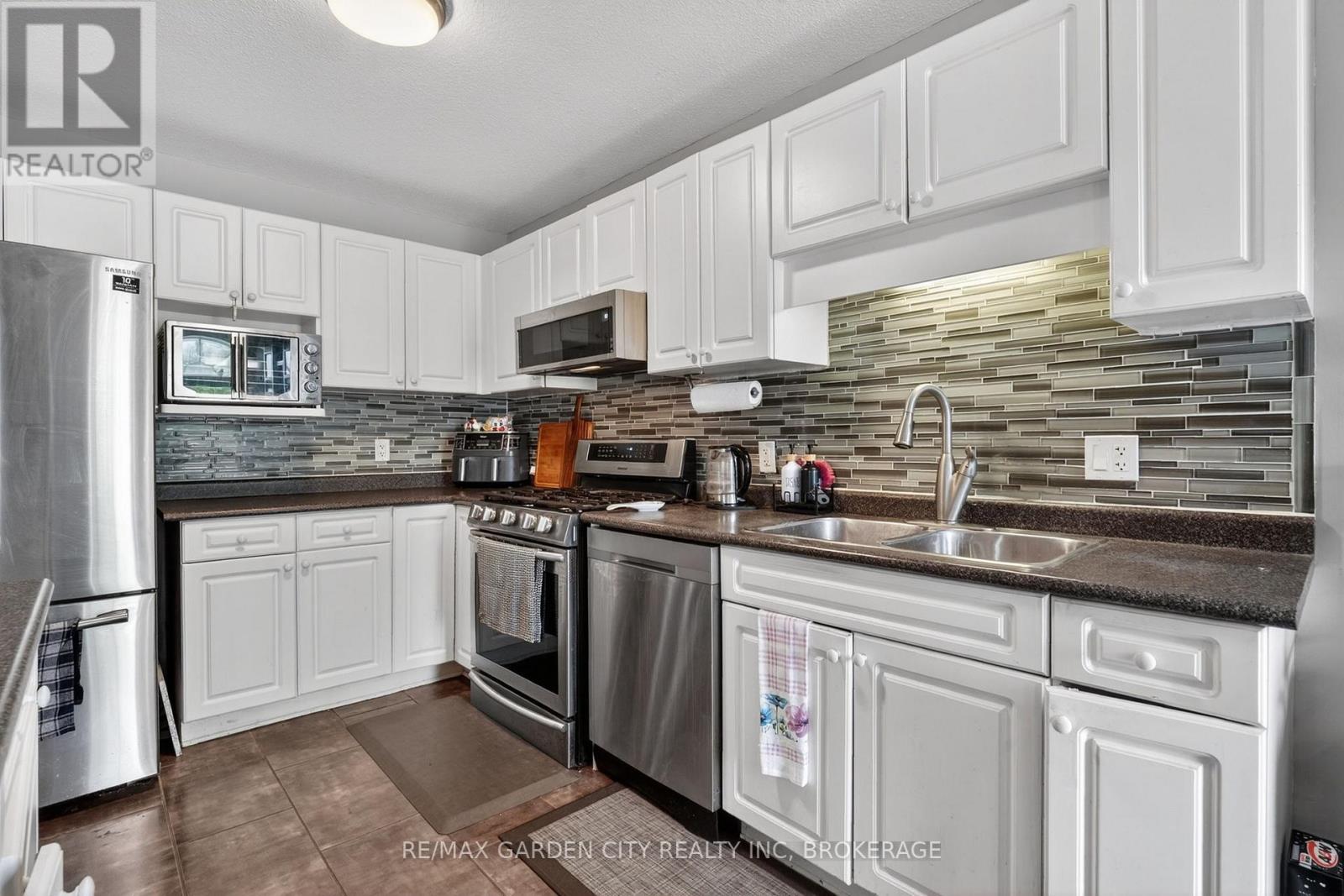 11 Rochelle Crescent, Fort Erie, Ontario  L0S 1N0 - Photo 9 - X13691898