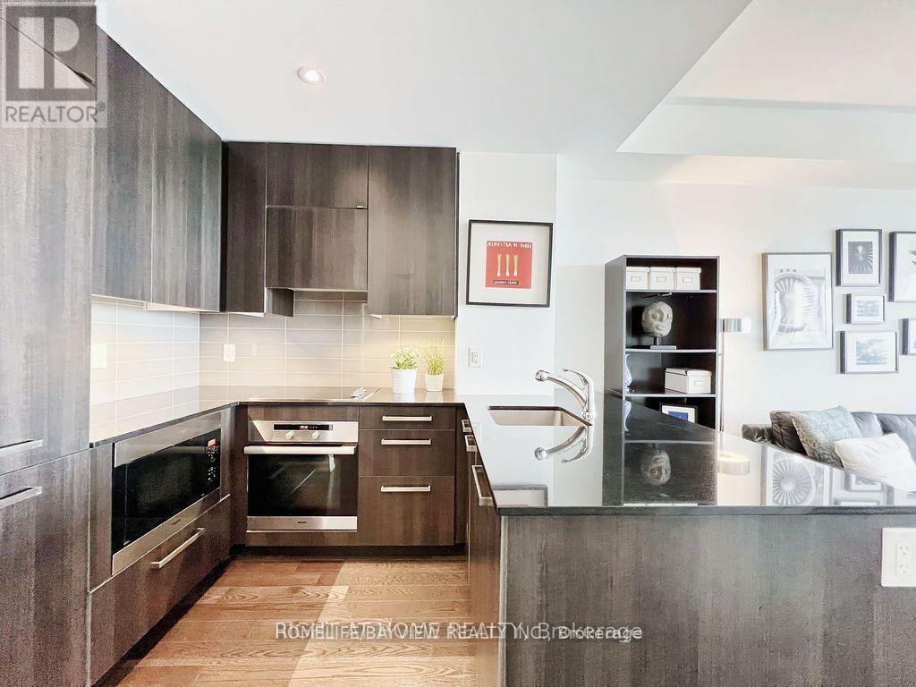 3709 - 8 The Esplanade, Toronto, Ontario  M5E 0A6 - Photo 8 - C13692012