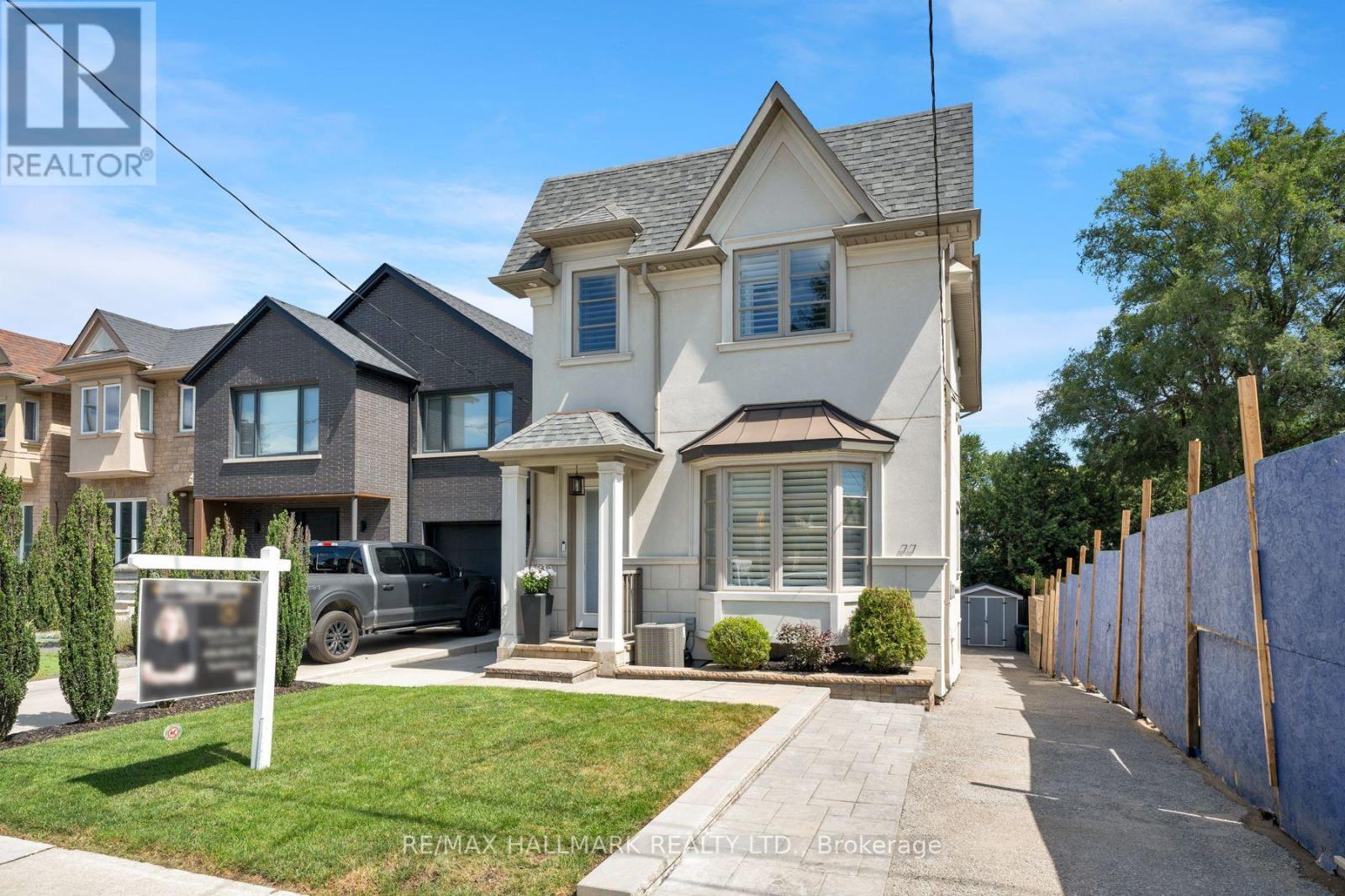 <div class="slider-price">$1,588,000</div><p>77 Leroy Avenue, Toronto, Ontario</p>