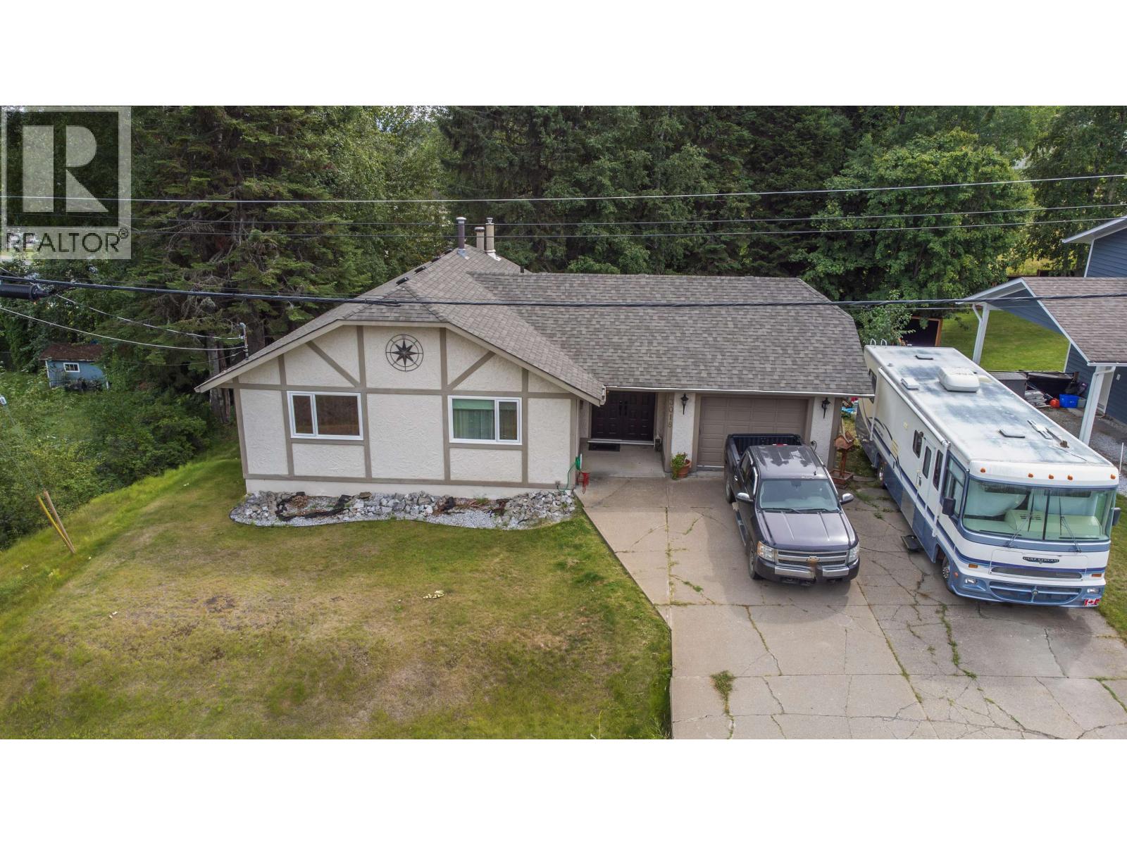 3018 Glade Road, Prince George, British Columbia  V2K 4C3 - Photo 1 - R3157168